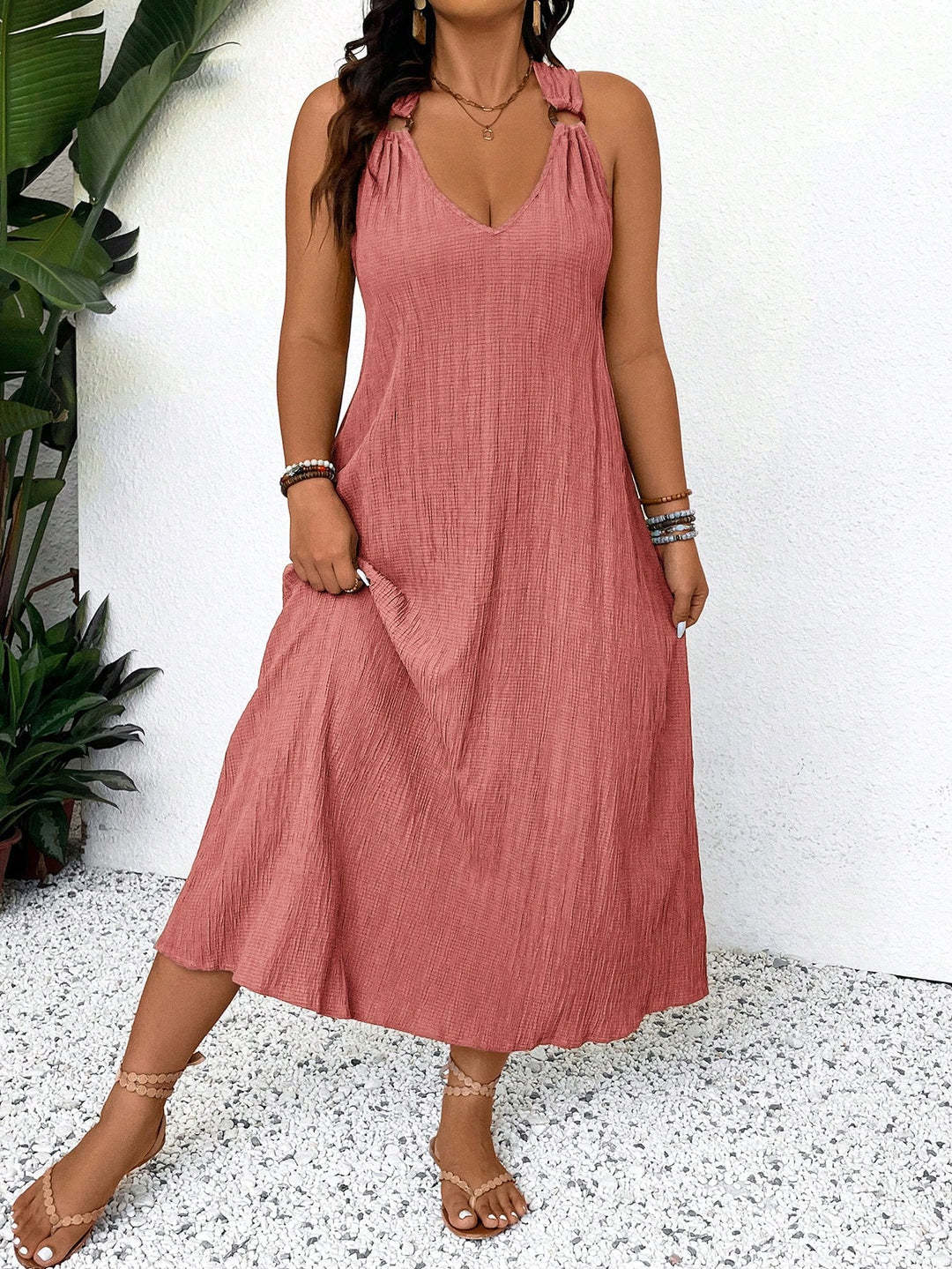 Damen Maxikleid mit schickem V-Ausschnitt und lässigen Trägern Echo Archiv