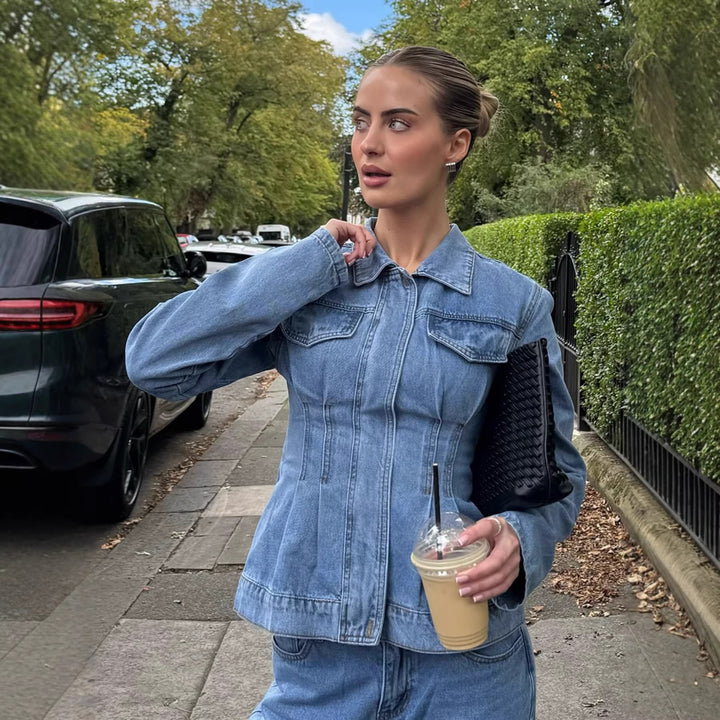 Damen Taillierte Jeansjacke mit konturierenden Abnähern Echo Archiv
