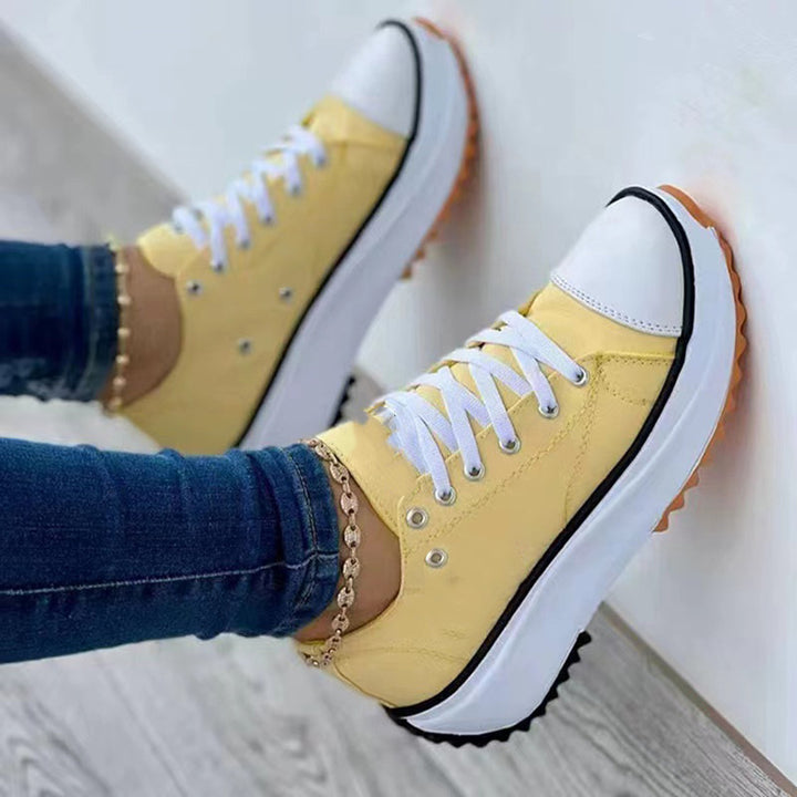 Damen nan Plateau-Canvas-Sneaker mit profilierter Gummilaufsohle und verstärkter Zehenkappe Echo Archiv