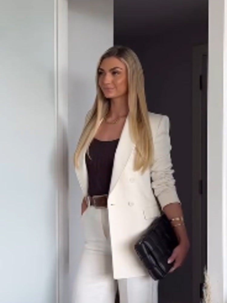 Damen Figurnaher Doppelreihiger Longblazer mit leichtem Schulterpolster und cleanem Revers Echoarchiv