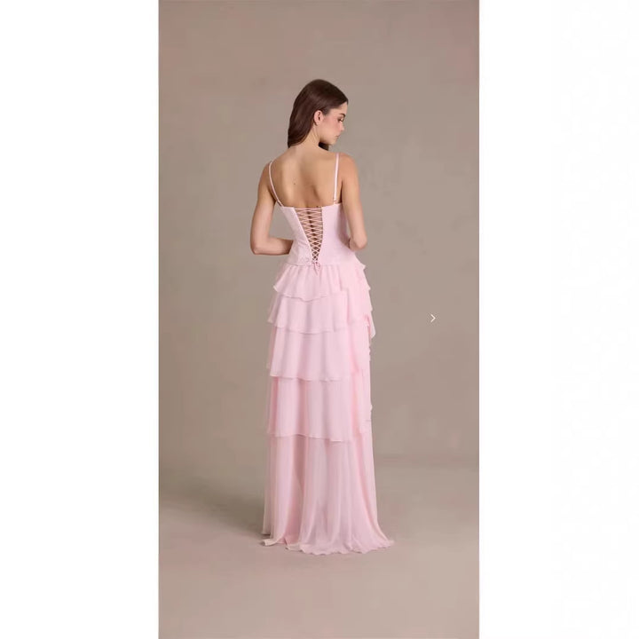 Damen verspieltes Cocktailkleid mit asymmetrischem Saum und Rüschendetails Echo Archiv