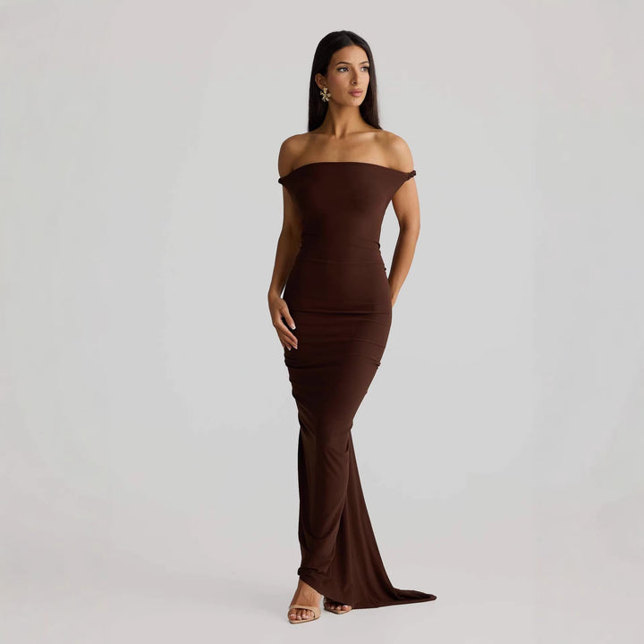 Damen Elegant geschnittenes Abendkleid mit schulterfreiem Design und raffinierten Drapierungen Echo Archiv