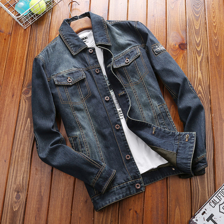 Herren Jeansjacke mit dichter Sherpa-Innenfütterung, hochschließendem Kragen und Utility-Taschen Echoarchiv