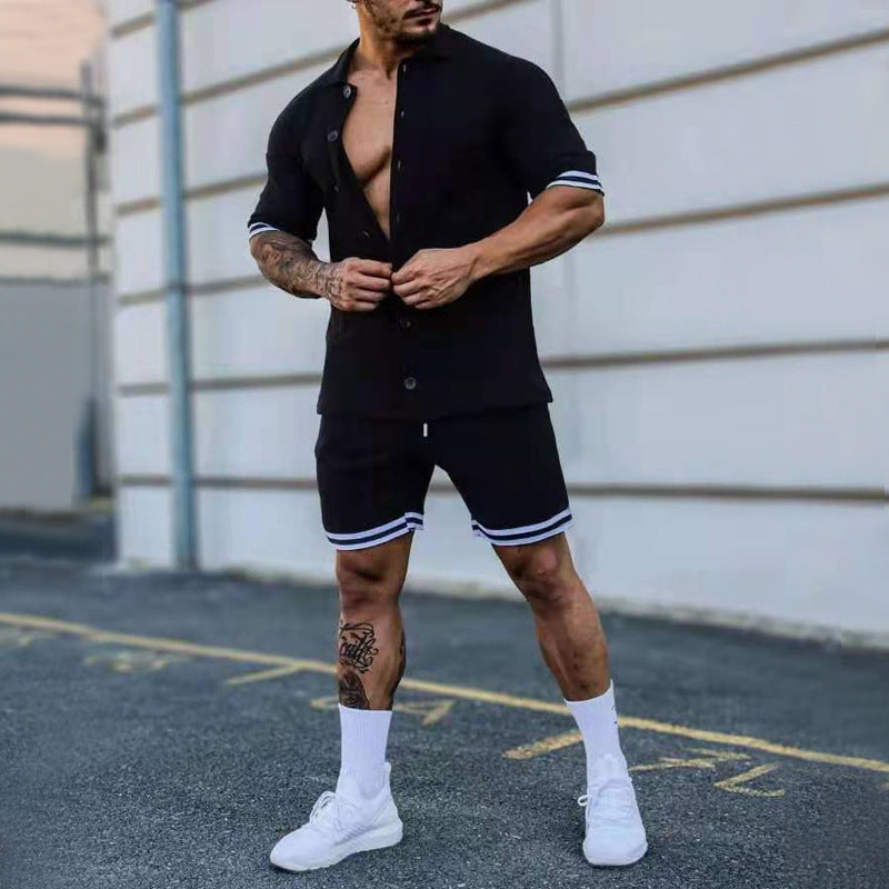 Herren Sportliches Kurzarmhemd mit passender Shorts Echoarchiv