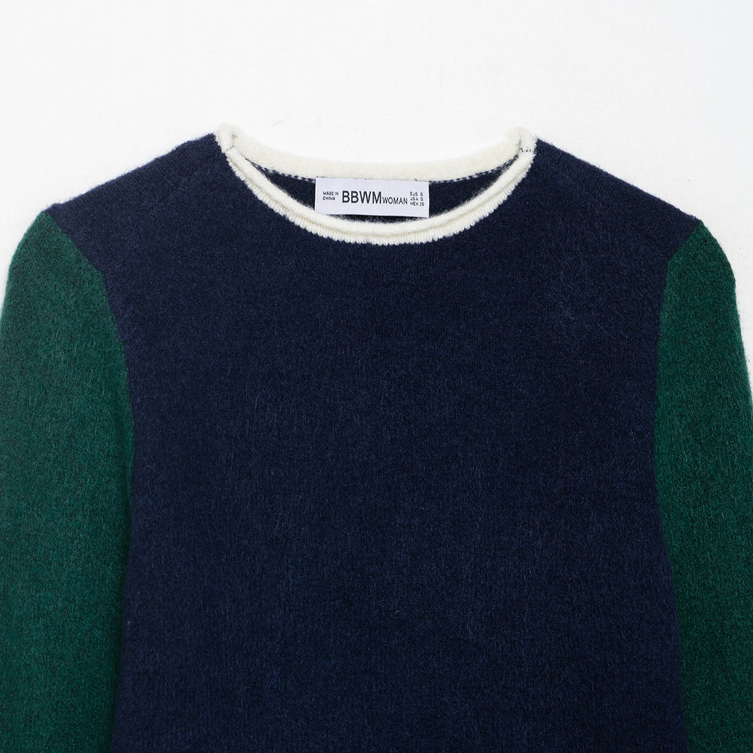 Damen Kuscheliger Colorblock-Pullover mit Rundhalsausschnitt und Kontrastärmeln Echoarchiv