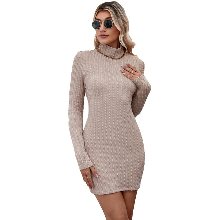 Damen figurbetontes Strickkleid mit Rollkragen und Zopfstrick-Optik – Élara