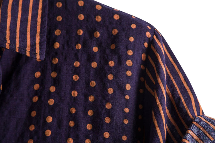 Herren Kurzarmhemd mit modernem, auffälligem Punkt- und Streifenmuster Echoarchiv
