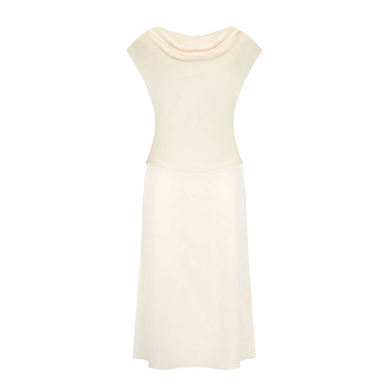 Damen elegantes Abendkleid mit fließendem Stoff und raffiniertem Halsausschnitt Echo Archiv