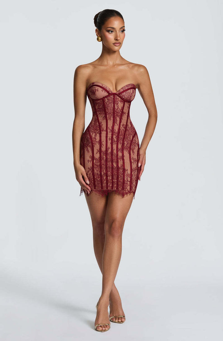 Damen Raffiniertes Spitzenkleid mit trägerlosem Design und edlen Verzierungen Echo Archiv