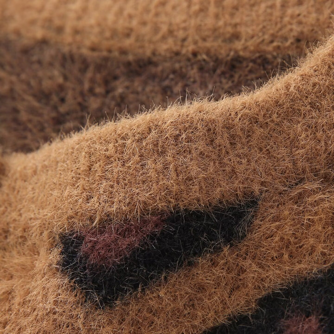 Damen Flauschige Strickjacke im Leo‑Print mit Rundhalsausschnitt und Knopfleiste Echo Archiv