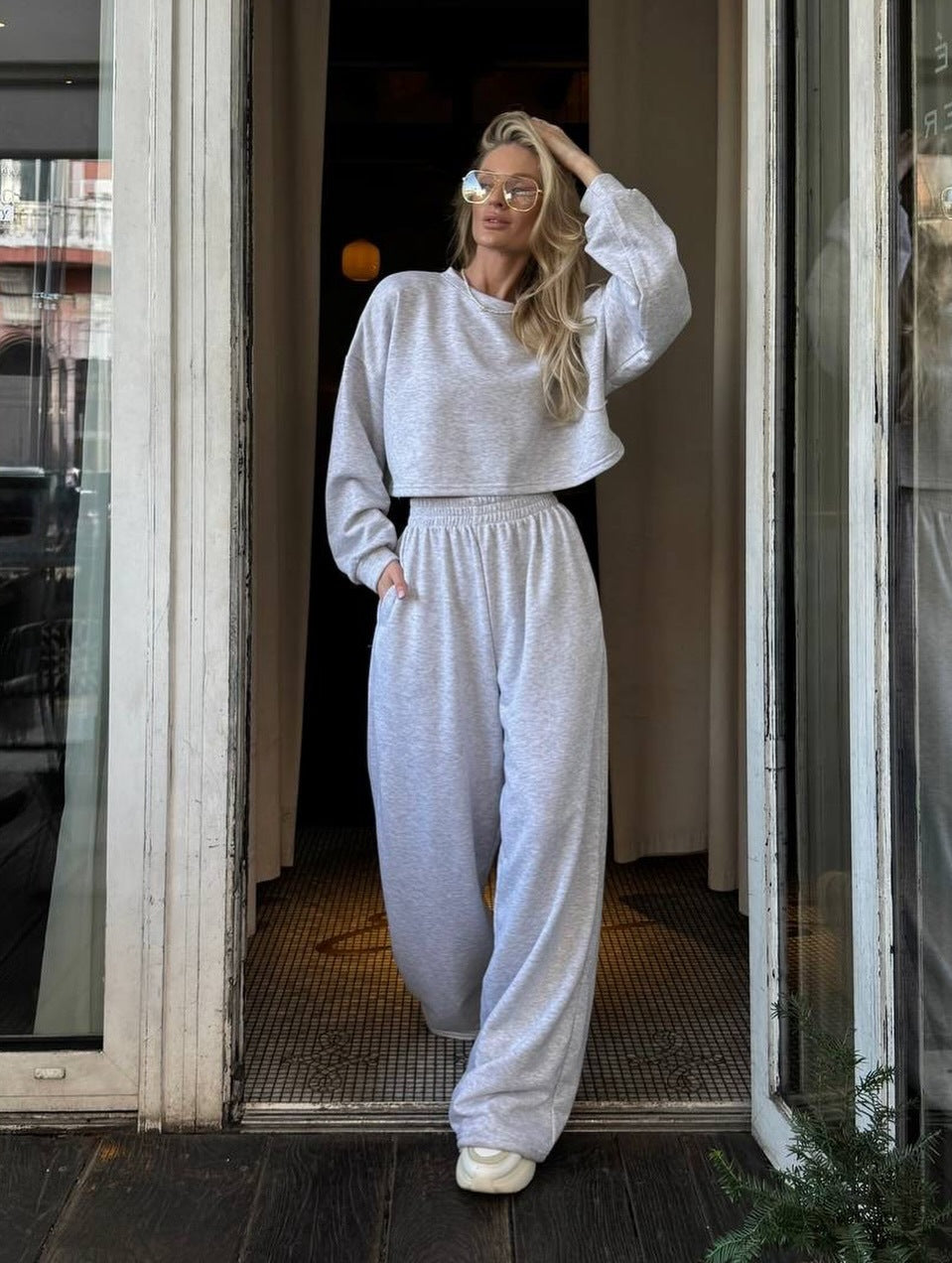 Damen Oversize-Lounge-Set mit kurzem Sweatshirt und weiter Jogginghose – Avérine