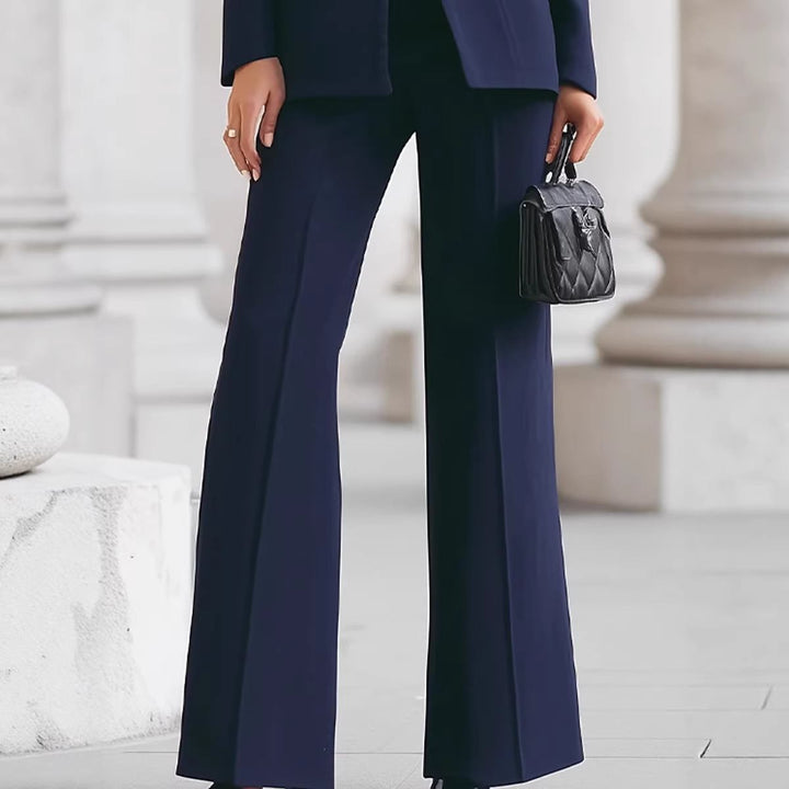 Damen Taillierter Blazer mit Stehkragen und High‑Waist ausgestellte Hose Echo Archiv