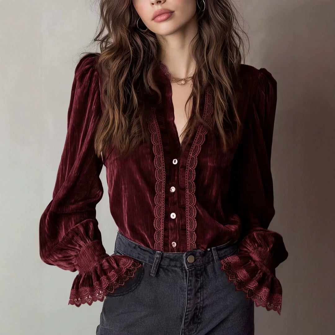 Damen Plissée-Veloursbluse mit Spitzenrüschen und Puffärmeln Echo Archiv