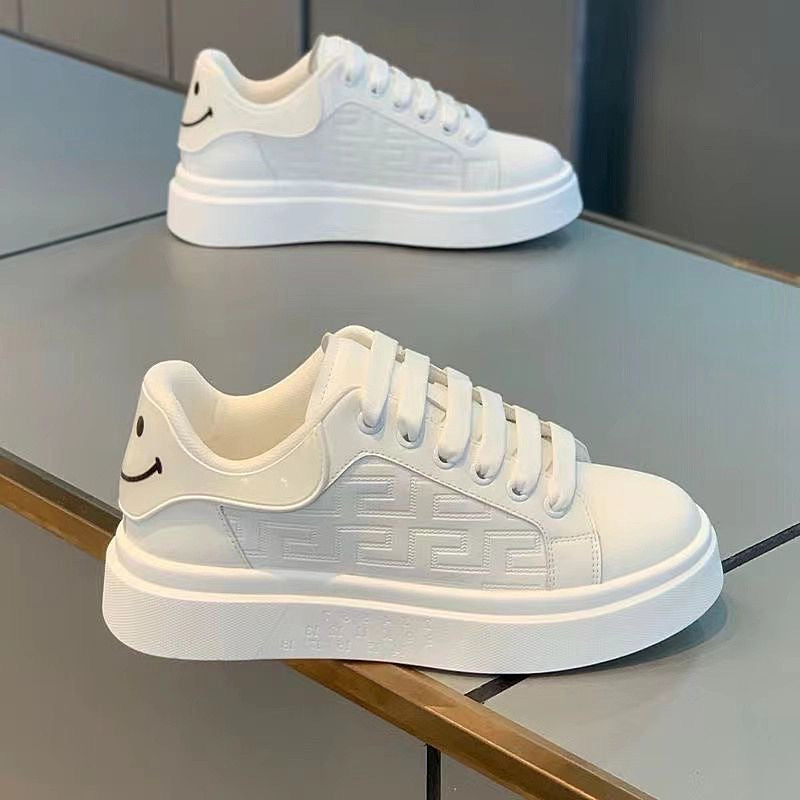 Damen Modische Sneakers mit hochdämpfender Sohle und stylishen Applikationen Echo Archiv