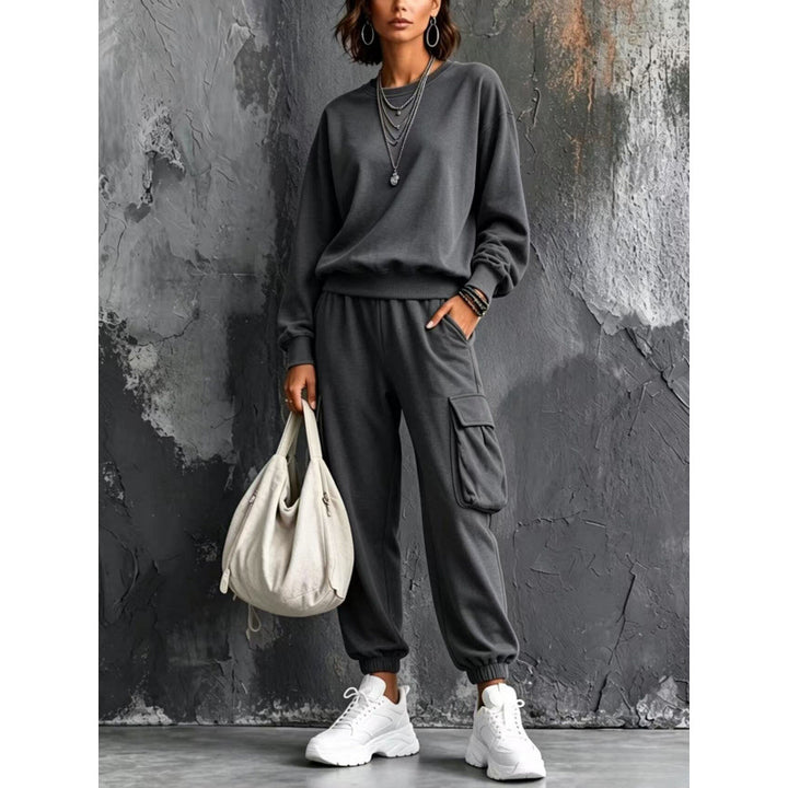 Damen Lounge-Set mit Rundhals-Sweatshirt und Cargo-Jogger aus French-Terry – Mavelle