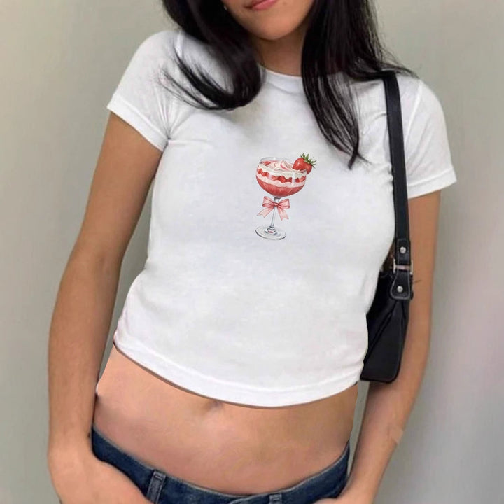 Damen Crop-T-Shirt mit kreativem Cocktail-Print und figurbetontem Schnitt Echo Archiv
