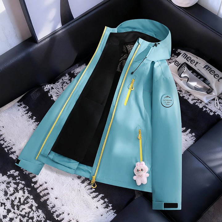 Damen Leichte wasserdichte Kapuzenjacke mit Teddy‑Charm und verdeckten Reißverschlusstaschen Echoarchiv
