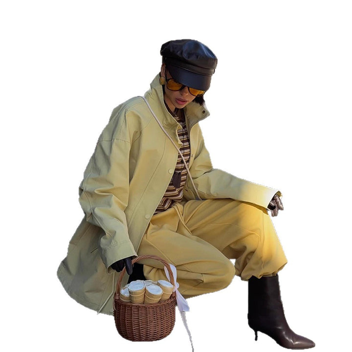 Damen Oversize Regenjacke mit Tunnelzug-Taillierung, hohem Stehkragen & Pattentaschen Echoarchiv