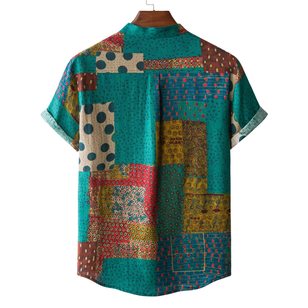 Herren Kurzarmhemd mit lebhaftem Patchwork-Design und Button-Down-Kragen Echoarchiv