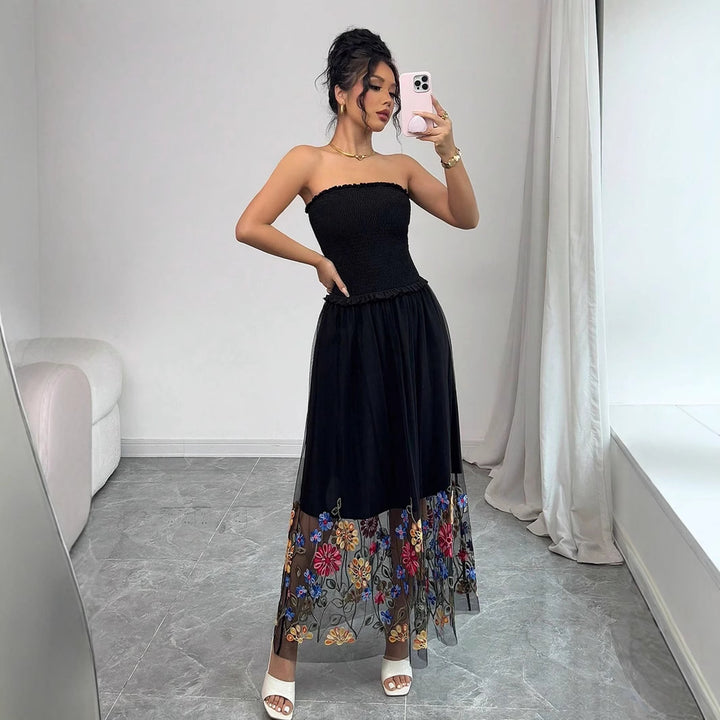 Damen nan schulterfreies Midikleid mit Smok-Oberteil und besticktem Tüllrock Echo Archiv