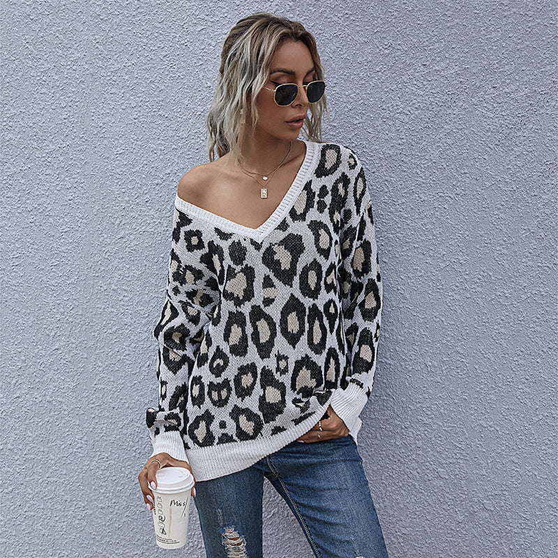 Damen Grobgestrickter V-Neck Pullover mit Oversize‑Silhouette und Statement‑Leoprint Echoarchiv