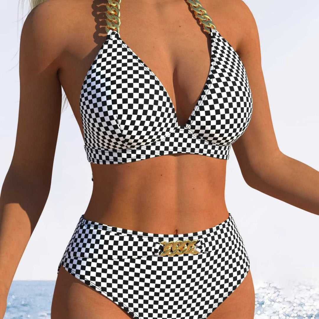 Damen Bikini-Set mit stilvollem Karomuster und goldfarbenen Akzenten Echoarchiv