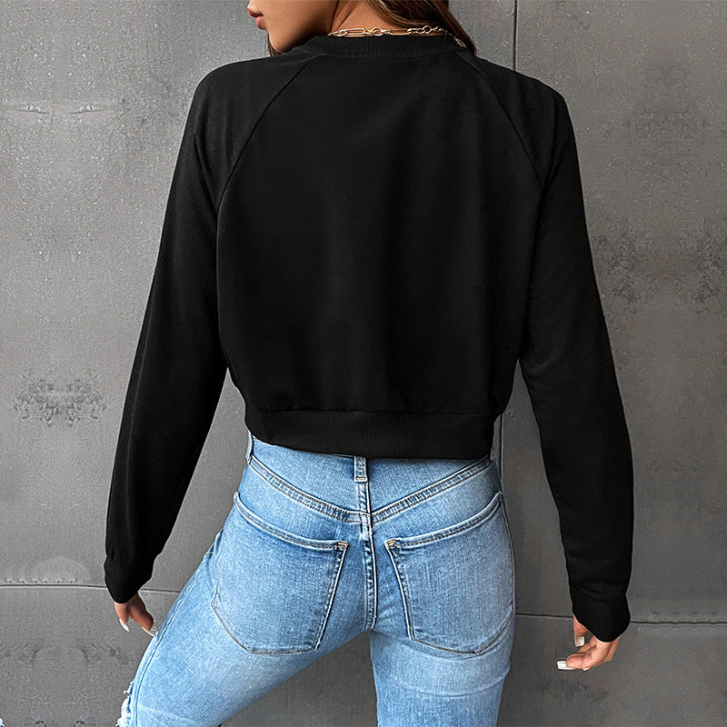 Damen Cropped-Sweatshirt mit Script-Print, Herz-Applikation und Raglanärmeln Echoarchiv