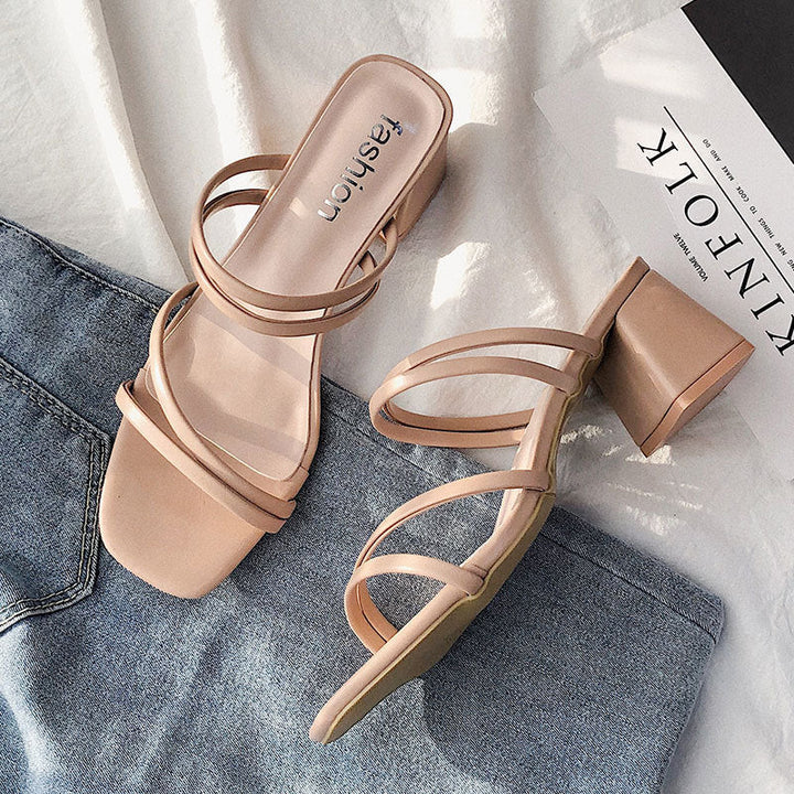Damen elegante Absatzsandalen mit raffinierten Riemen Echoarchiv