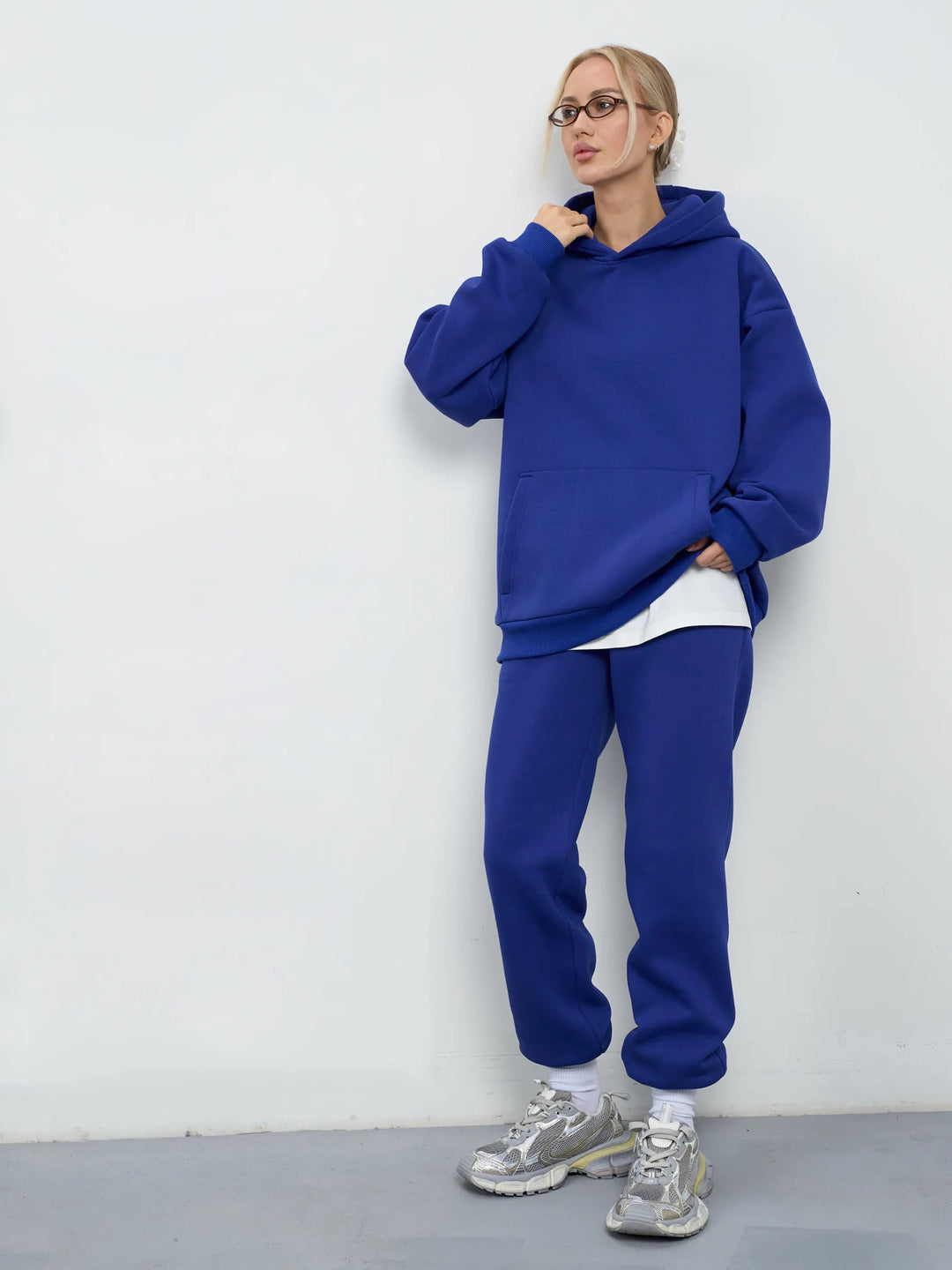 Damen lässiges Kapuzen-Sweatset aus schwerer Baumwollfleece mit Kängurutasche und gerader Jogginghose – Auréline