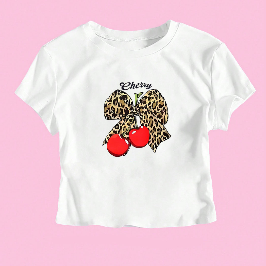 Damen Crop-T-Shirt mit verspieltem Leoparden-Schleifenmotiv und fruchtigem Print Echo Archiv