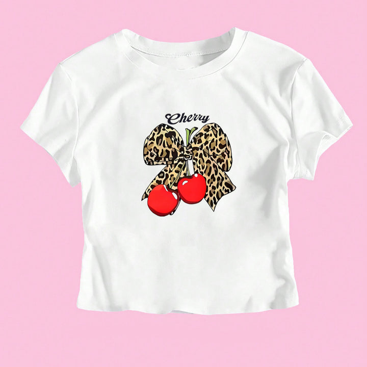 Damen Crop-T-Shirt mit verspieltem Leoparden-Schleifenmotiv und fruchtigem Print Echo Archiv