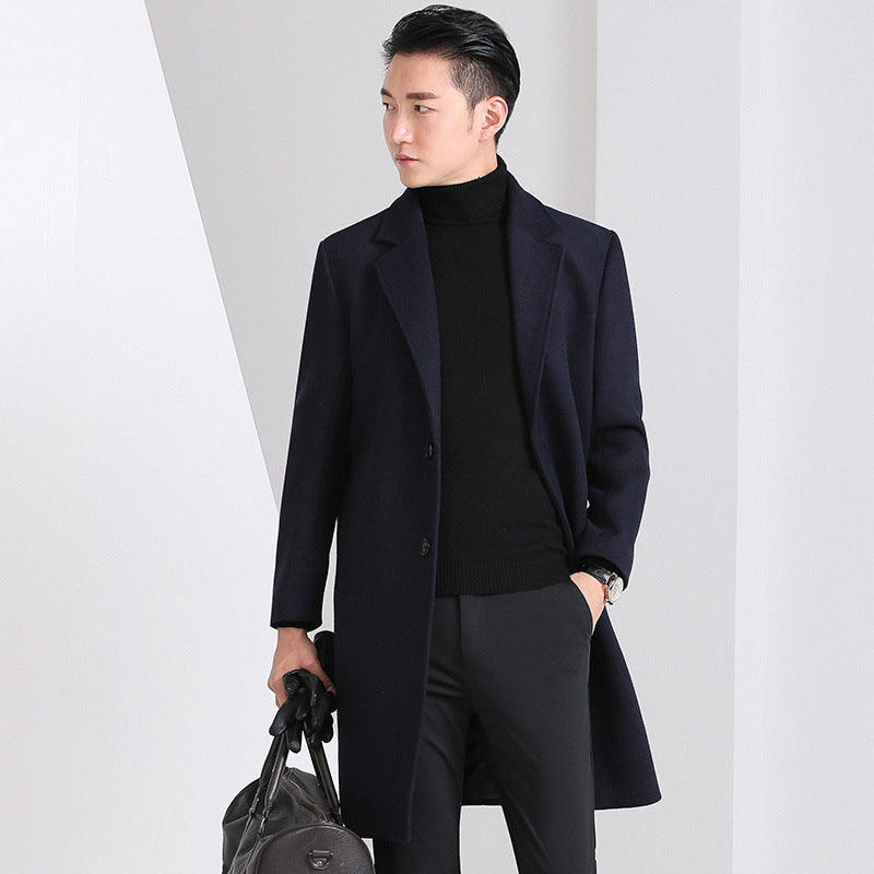 Herren eleganter Wollmantel mit klassischem Schnitt und praktischen Taschen Echoarchiv