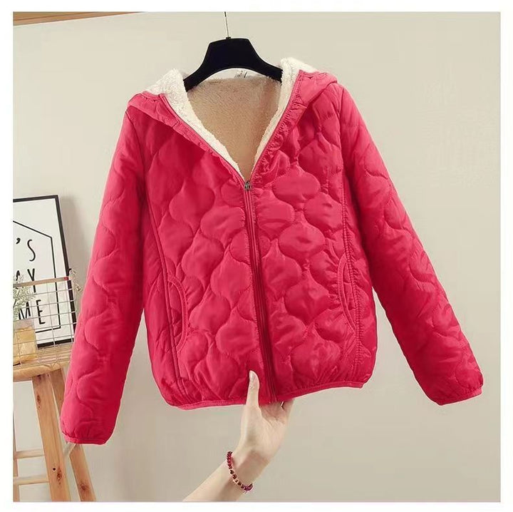 Damen nan gesteppte Kapuzenjacke mit Teddyfutter, wattierter Silhouette und dekorativem Herzquilting Echo Archiv
