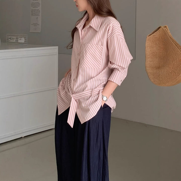 Damen Elegante gestreifte Bluse mit Gürtel Echo Archiv