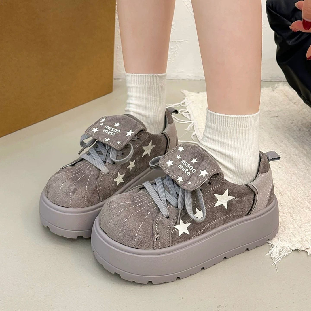 Damen Plateau-Sneaker mit modischen Sternen-Details und bequemem Klettverschluss Echo Archiv