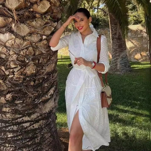 Damen langes Hemdkleid mit Lochstickerei, Hemdkragen und Bindegürtel – Valéora