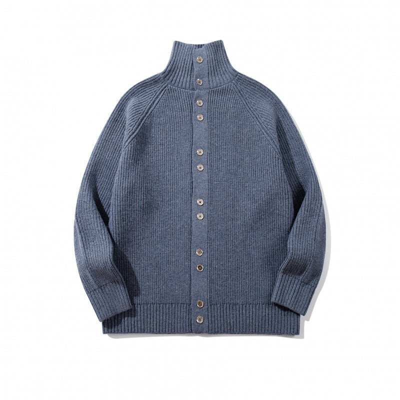 Herren grobgestrickter Knopfcardigan mit hohem Rollkragen und Raglanärmeln Echo Archiv