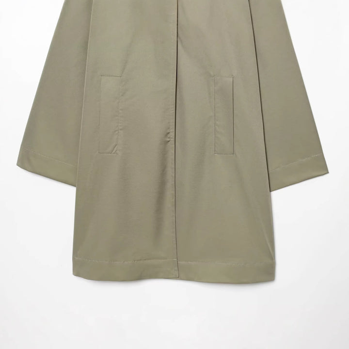 Damen Weitgeschnittener Cape‑Mantel mit verdeckter Knopfleiste und aufgesetzten Taschen Echo Archiv