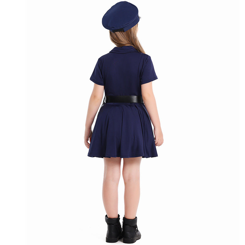 Mädchen Polizeikostüm mit Rock und Hut Echo Archiv