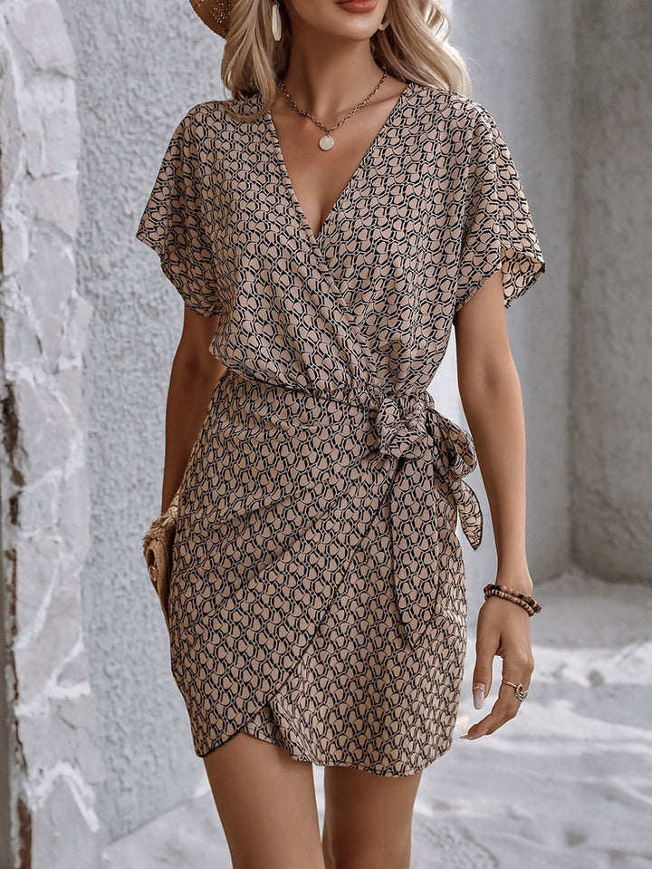 Damen Wickelkleid mit modischem Mustermix und seitlichem Bindegürtel Echo Archiv