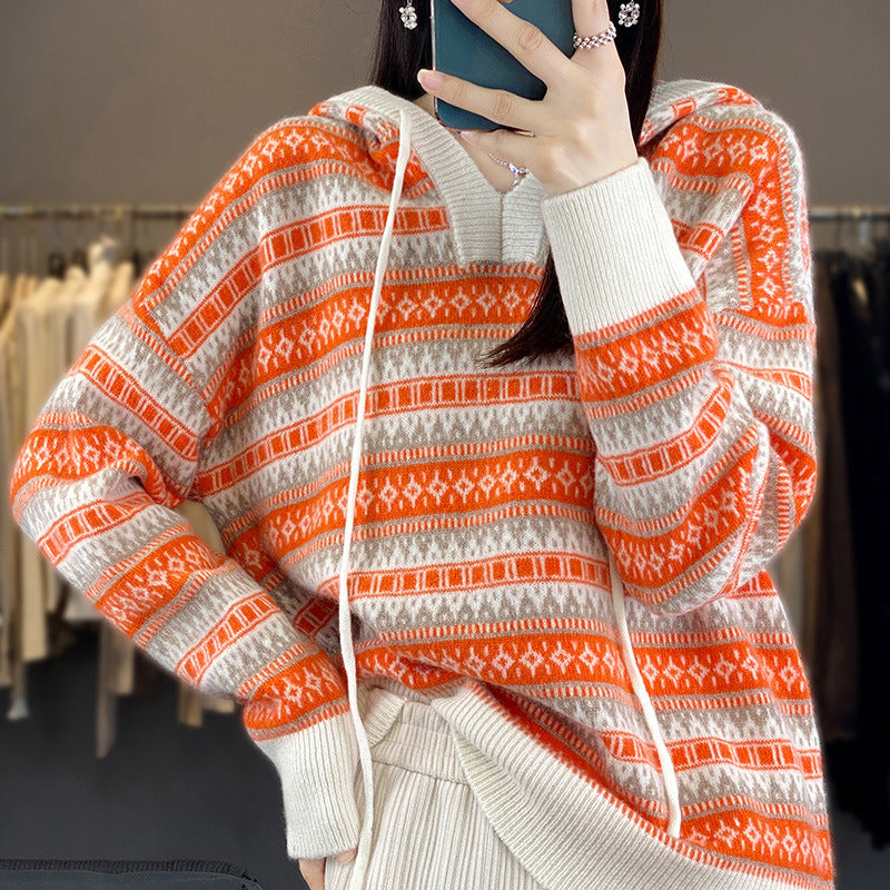 Damen Oversize Jacquard-Strickkapuzenpullover mit V‑Schlitz und gerippten Bündchen Echoarchiv