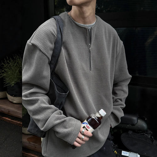 Herren moderner Strickpullover mit halblangem Reißverschluss Echoarchiv