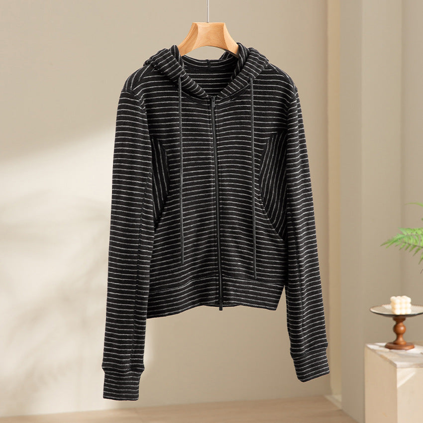 Damen Gestreifte Kapuzen-Zip-Strickjacke mit Eingrifftaschen und schmalem Rippbündchen Echoarchiv