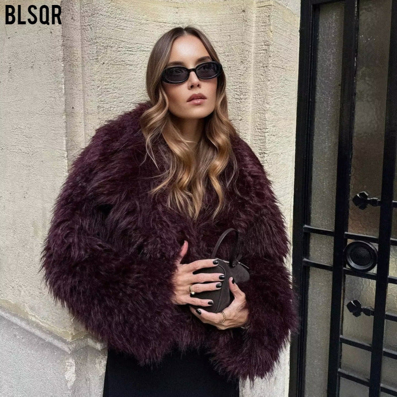 Damen Kurz geschnittene Teddy-Faux-Felljacke mit weitem Reverskragen und soften Flor Echo Archiv
