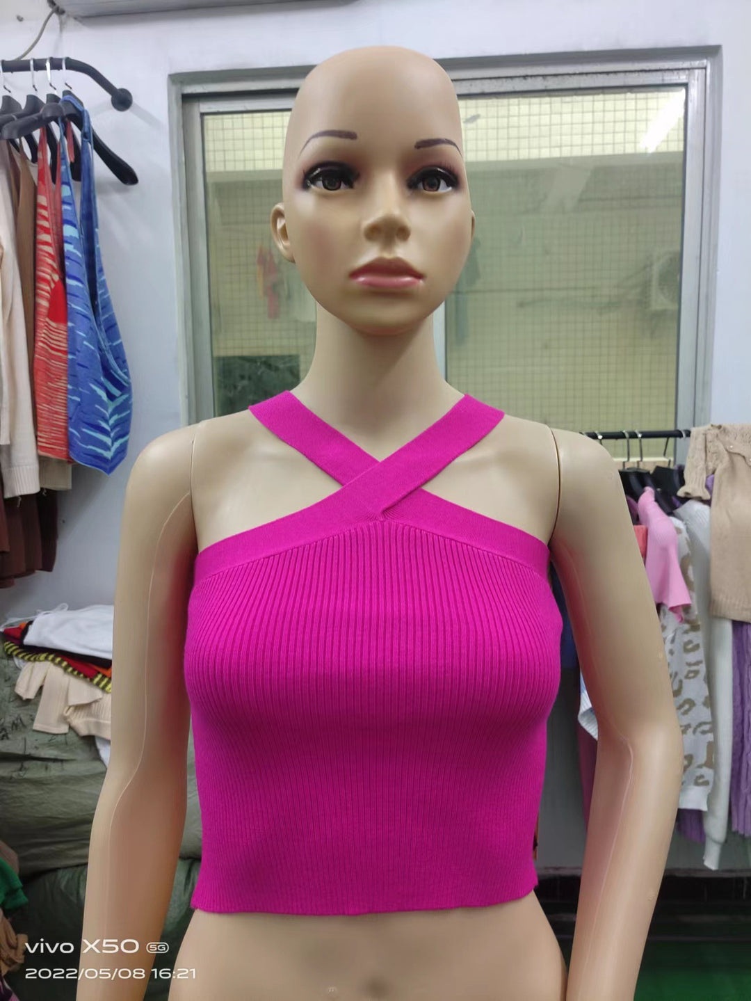 Damen Crop-Top mit schickem Kreuz-Trägerdesign Echo Archiv