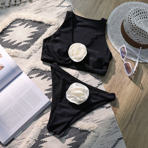 Damen Hochgeschnittener Bikini mit elegantem Blütenmotiv Echo Archiv