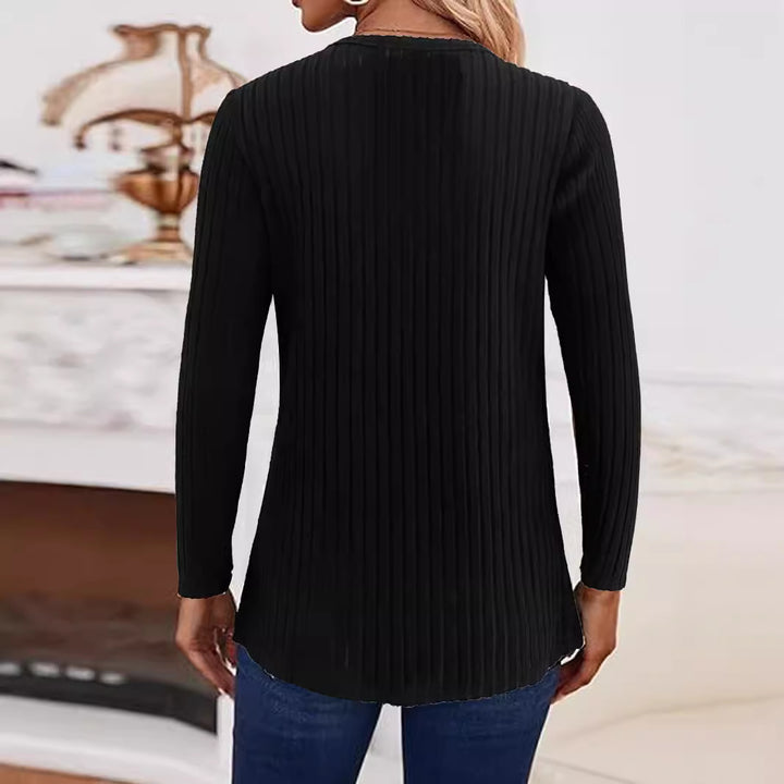 Damen Gerippter Feinstrickpullover mit V-Notch-Ausschnitt und seitlichen Zierknöpfen Echoarchiv