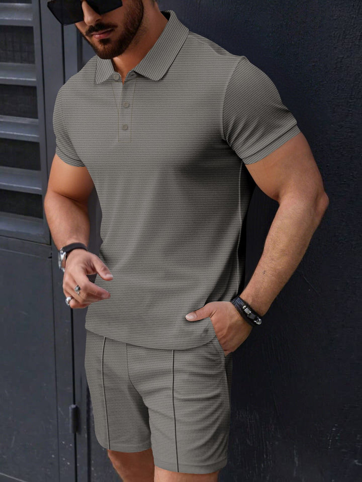 Herren modisches Kurzarm-Polohemd und Shorts Set mit strukturiertem Design Echoarchiv
