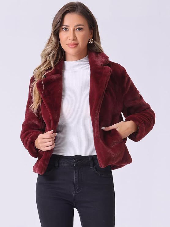 Damen Kurzblouson aus samtigem Faux‑Fur mit fallendem Revers und figurfreundlichem Cropped‑Schnitt Echo Archiv