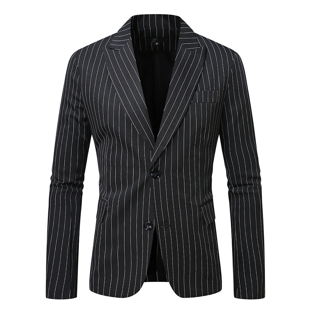Herren Eleganter Streifenblazer mit modernem Schnitt und luxuriösen Details Echoarchiv